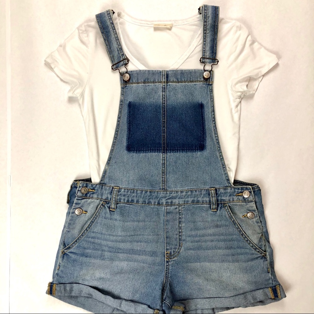 PacSun overalls with white crop top